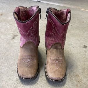 Toddler girl, zip cowgirl boots. Size 7